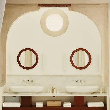 Amanruya Hotel